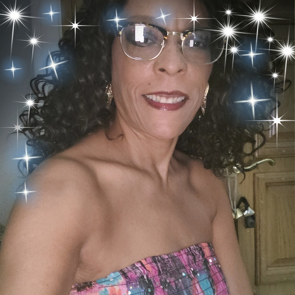 Meet your Posher, Mindy - Picture 1 of 1